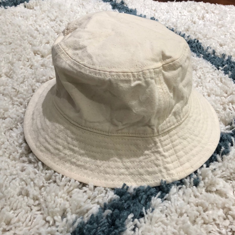 Madewell short brim bucket hat